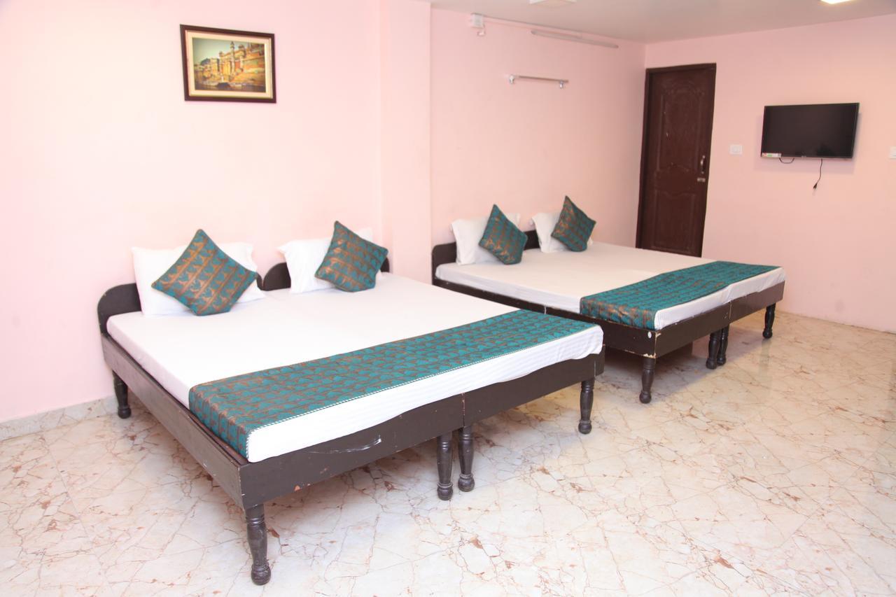Munaro Hotels & Resorts Varanasi Exterior photo